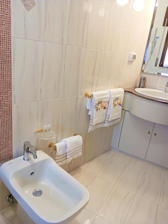 47, Vittorio Veneto Hotel Локоротондо Екстериор снимка